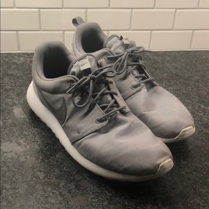 Nike Roshe Run Silver/Grey Size 10.5